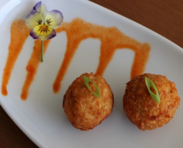 Bolas de salmão crocantes